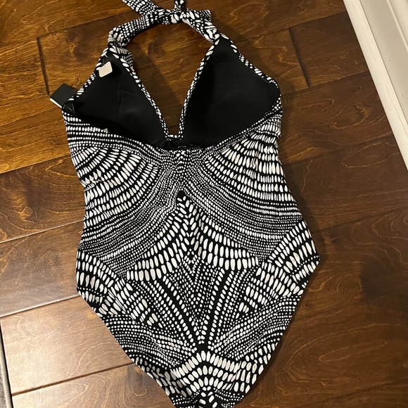 Size Xl Kenneth Cole swimsuit NWT Halter - Picture 2 of 2